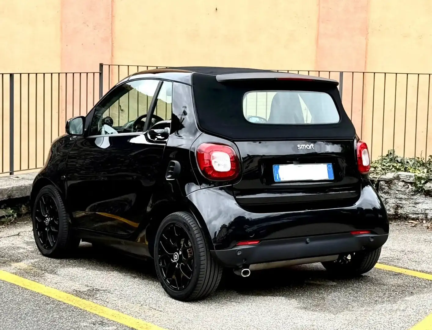 smart #3 smart cabrio allestimento brabus 110cv Nero - 2