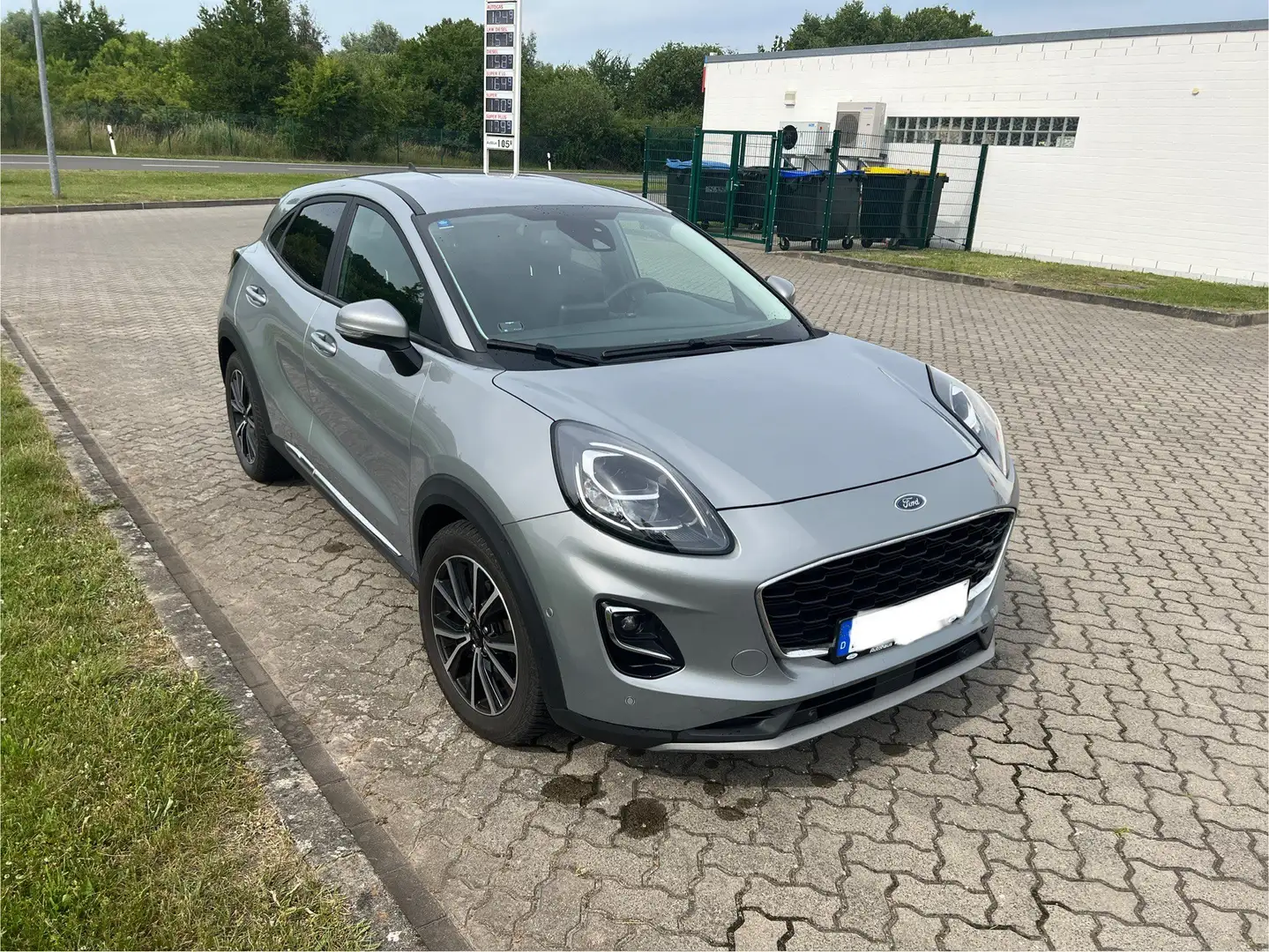 Ford Puma Puma 1.0 EcoBoost Hybrid TITANIUM Grau - 1