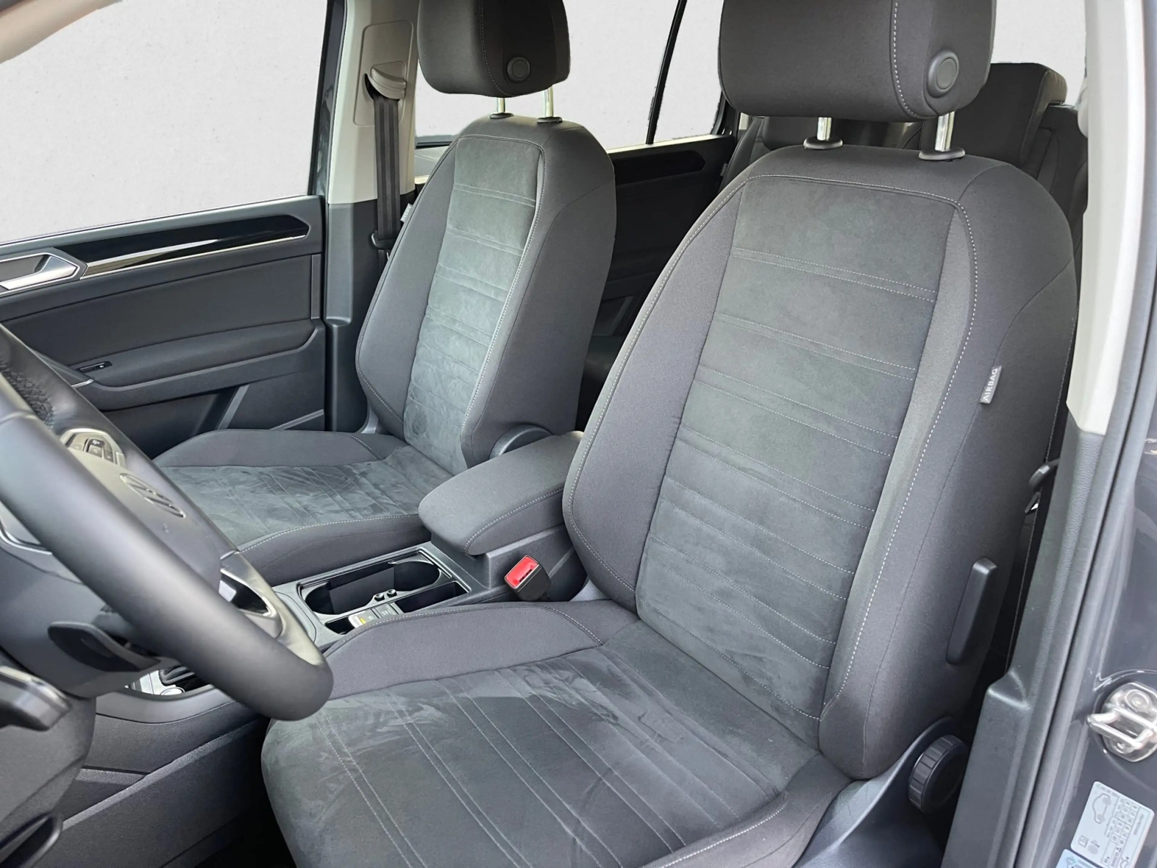 Volkswagen Touran Highline TSI DSG|7 SITZE|AHK|el.HECK|NAVI — photo 9