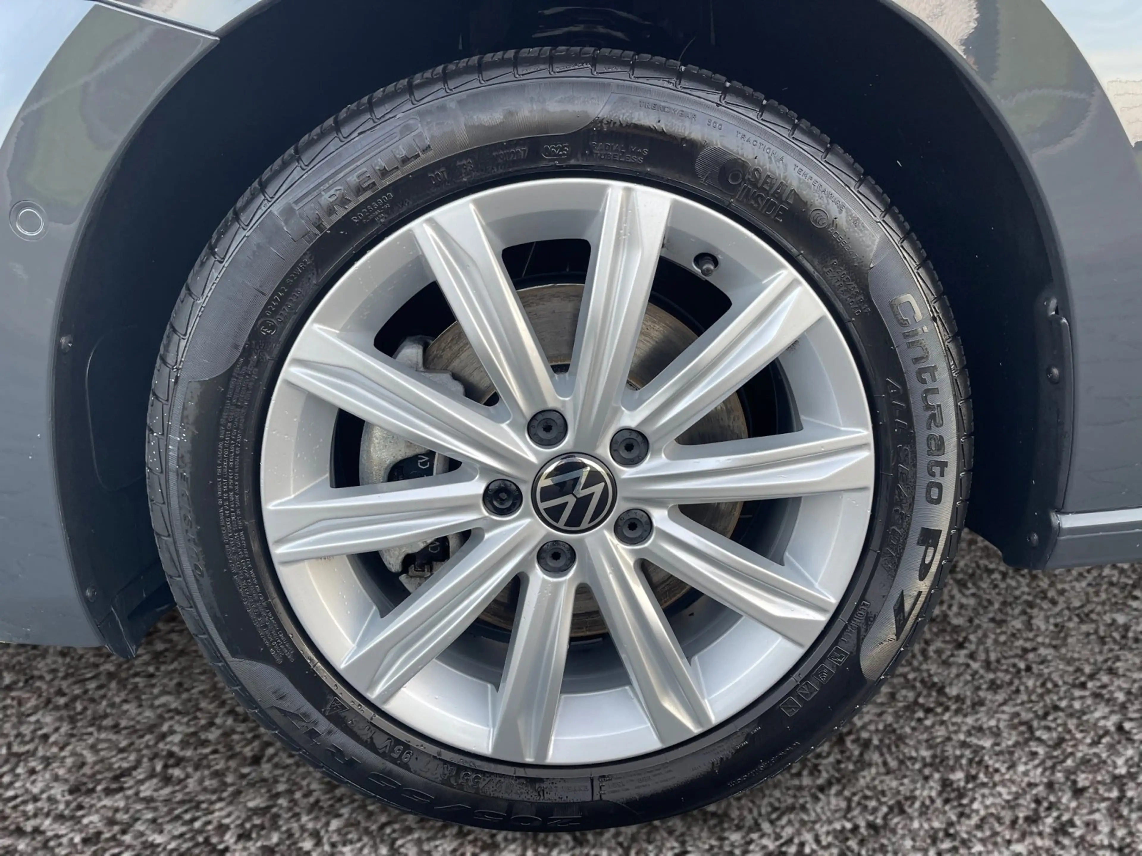 Volkswagen Touran Highline TSI DSG|7 SITZE|AHK|el.HECK|NAVI — photo 8