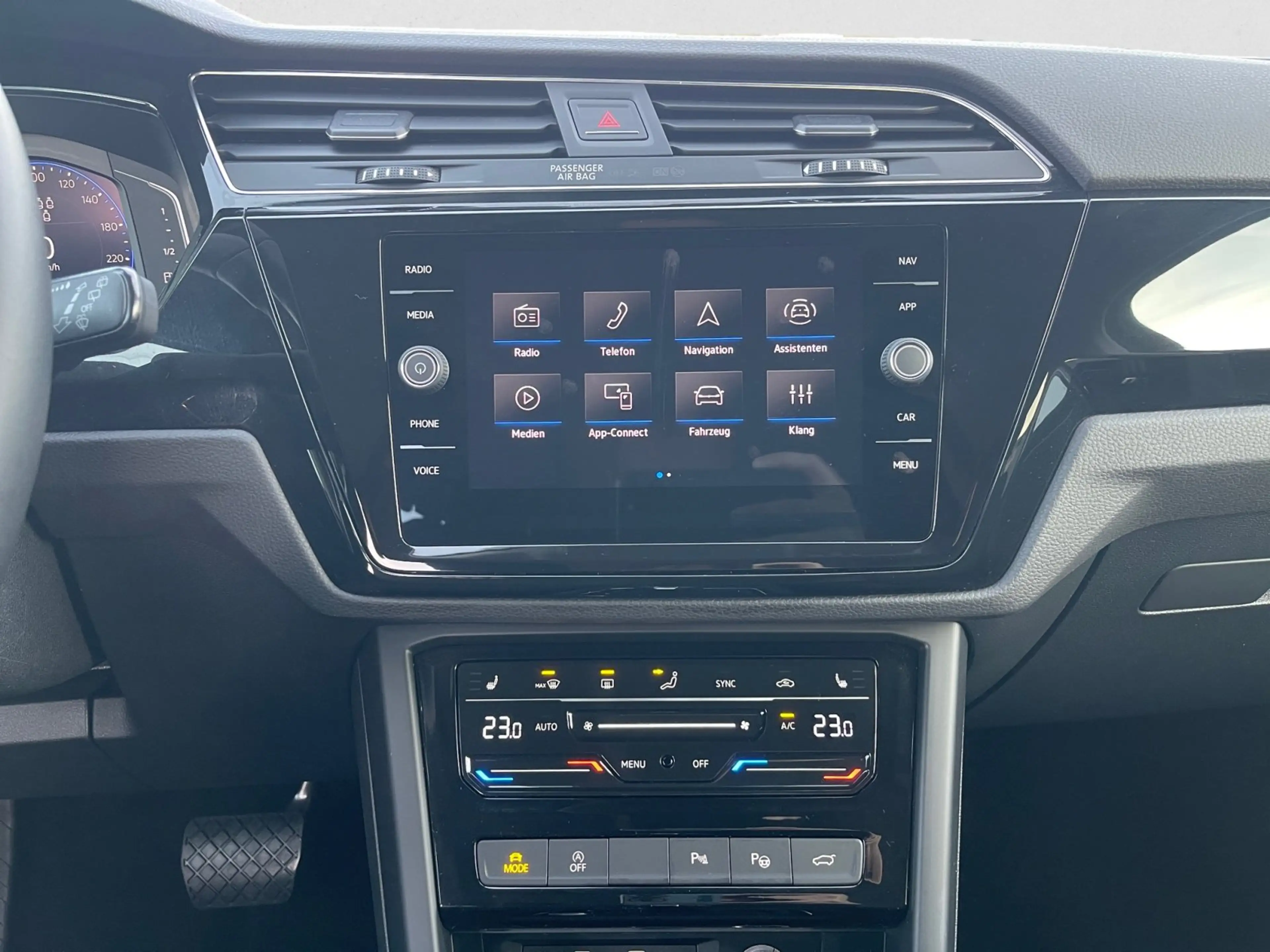 Volkswagen Touran Highline TSI DSG|7 SITZE|AHK|el.HECK|NAVI — photo 12
