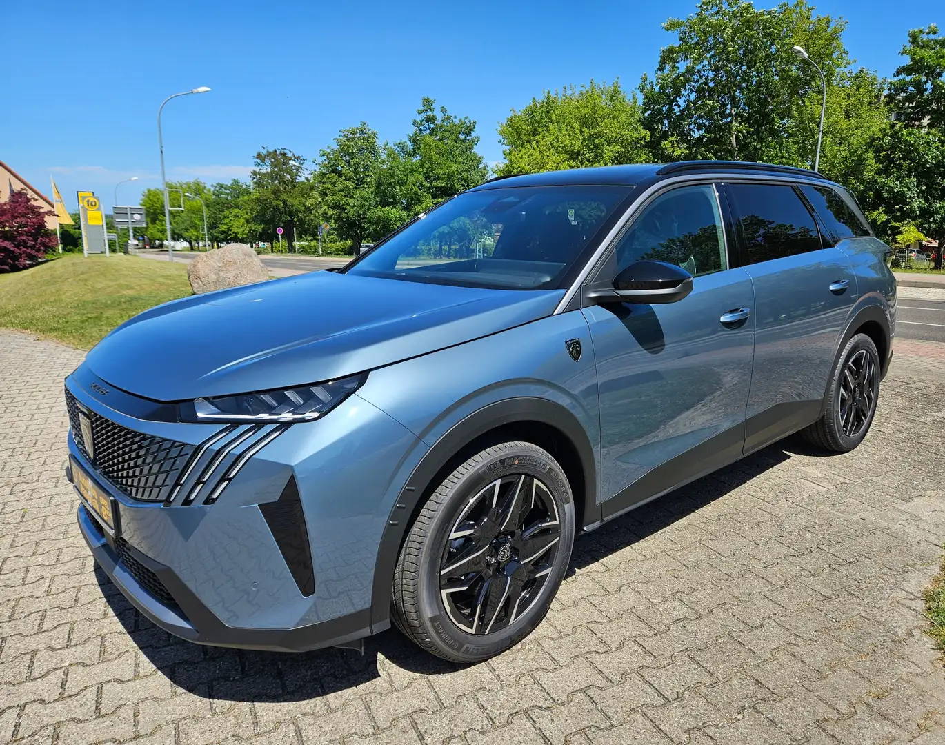 Peugeot 5008 Hybrid GT NAVI AHK 7-Sitzer VOLL-LED e.Heckklappe Blau - 1