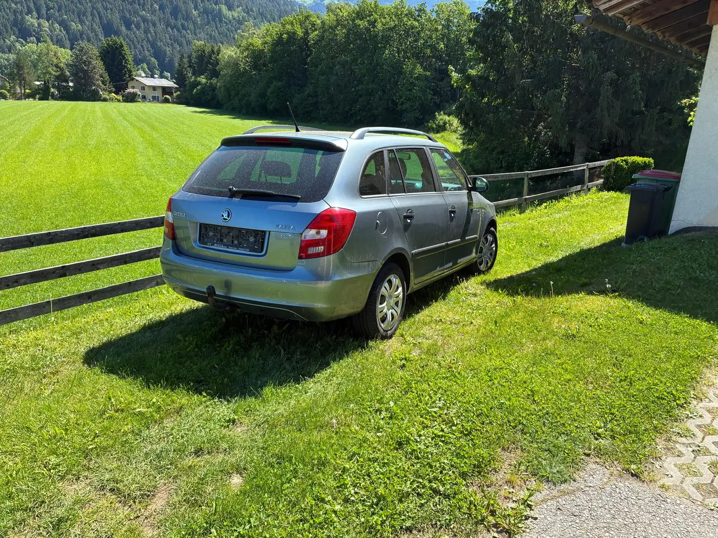Skoda Fabia Fabia Combi Ambition 1,2 TSI Ambition Grün - 2