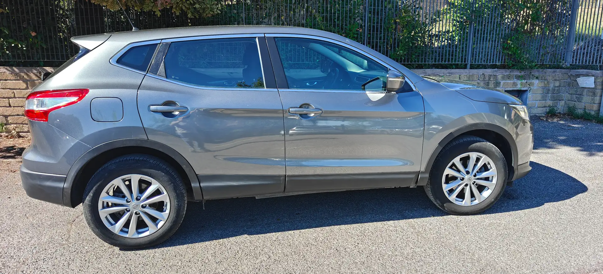 Nissan Qashqai 1.5 dci Dpf  Navi Camera Cruise km 74000 Gris - 2