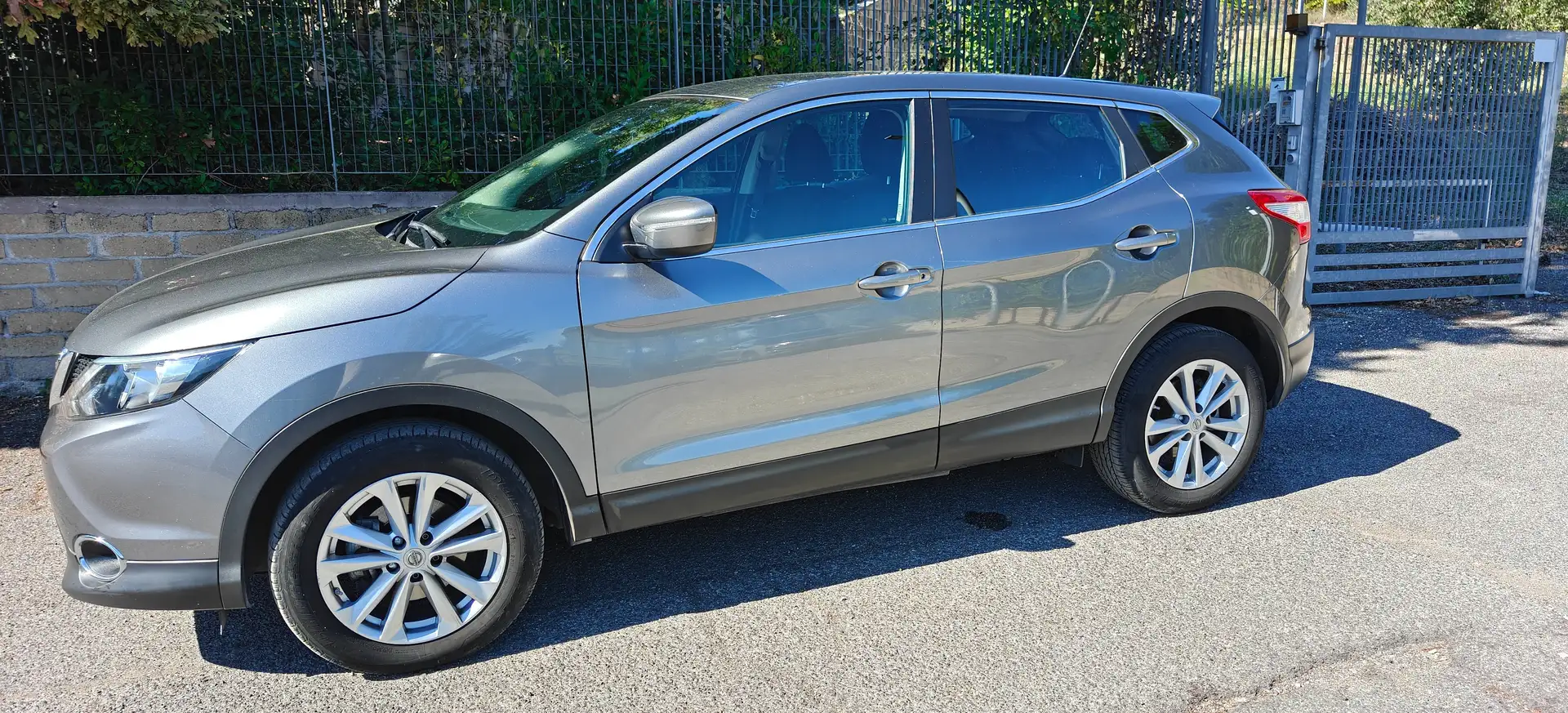 Nissan Qashqai 1.5 dci Dpf  Navi Camera Cruise km 74000 Gris - 1