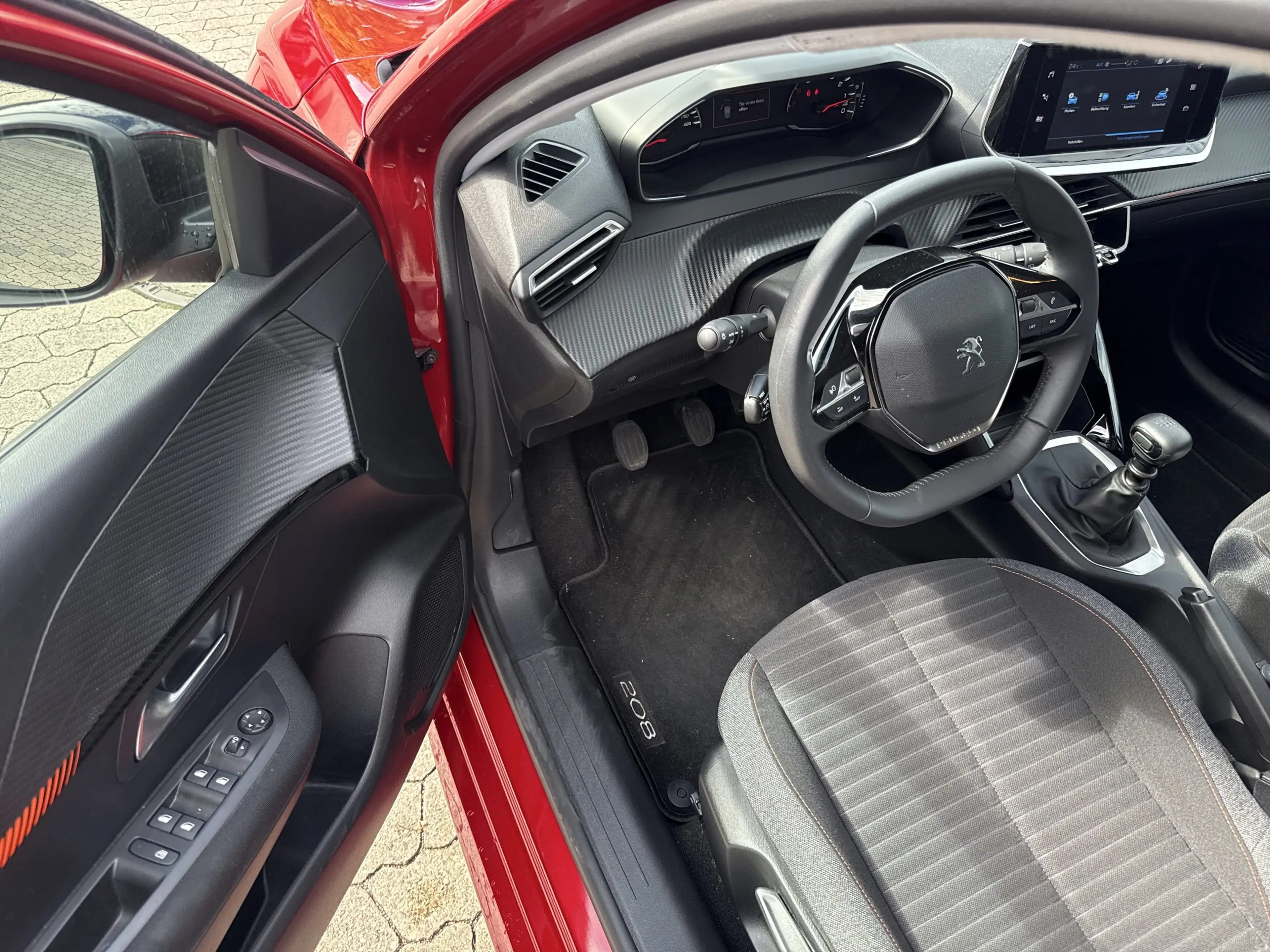 Peugeot 208 1.2 PureTech 100 Active Pack LED+Navi+PDC — photo 7