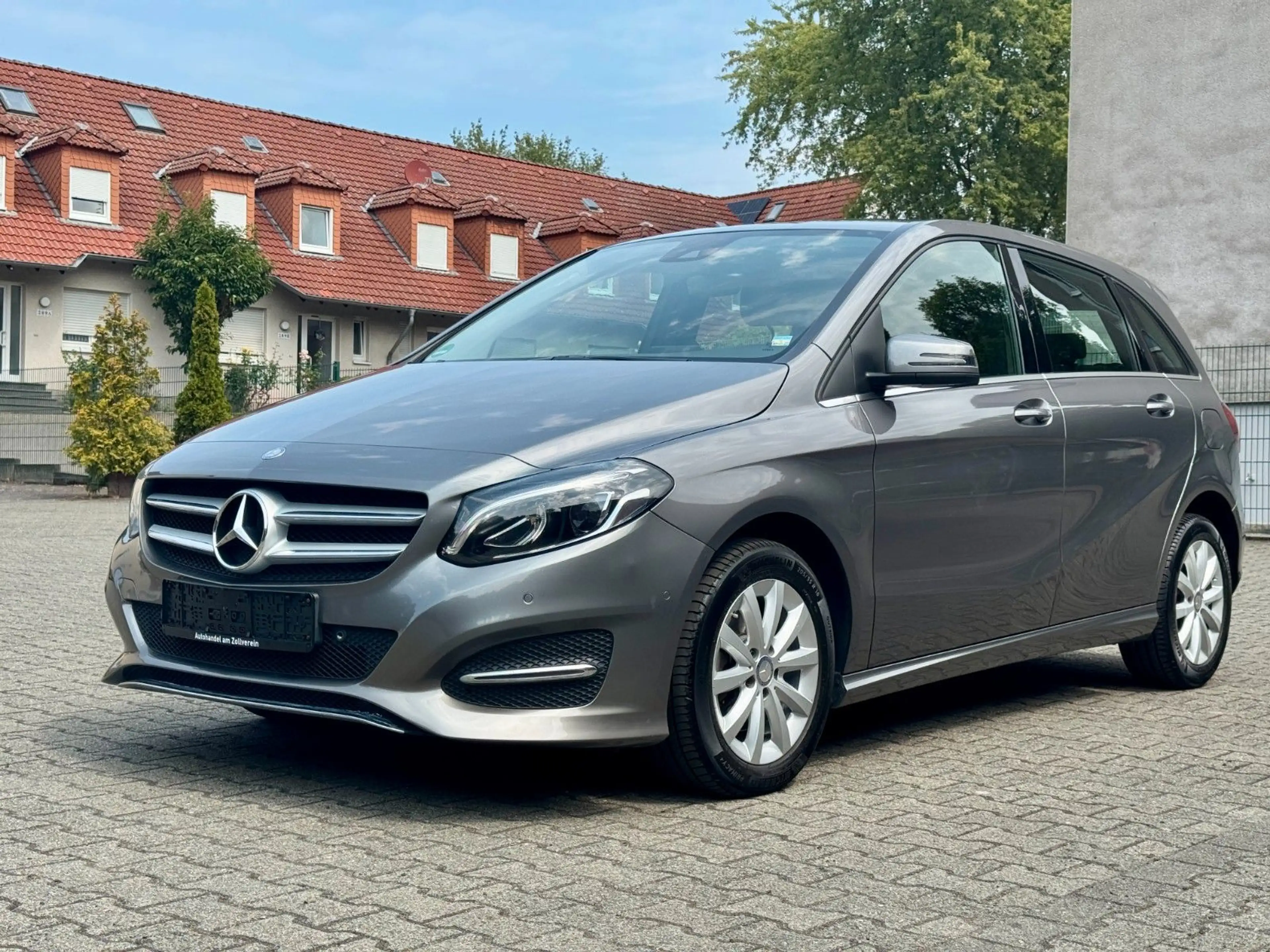 Mercedes-Benz B 220 CDI Autom. Rfk Tüv neu Alu Navi Parkassist