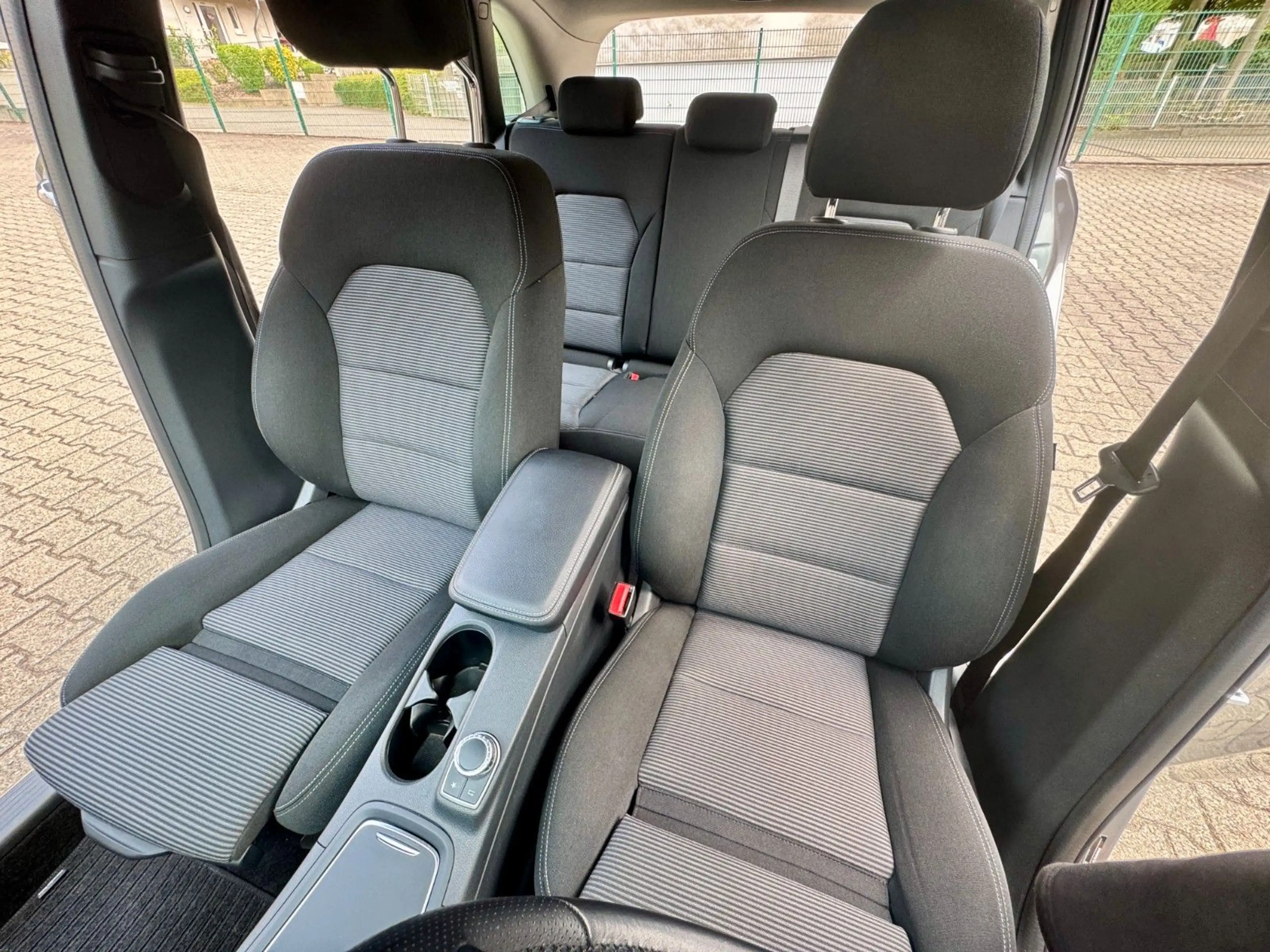 Mercedes-Benz B 220 CDI Autom. Rfk Tüv neu Alu Navi Parkassist — photo 9