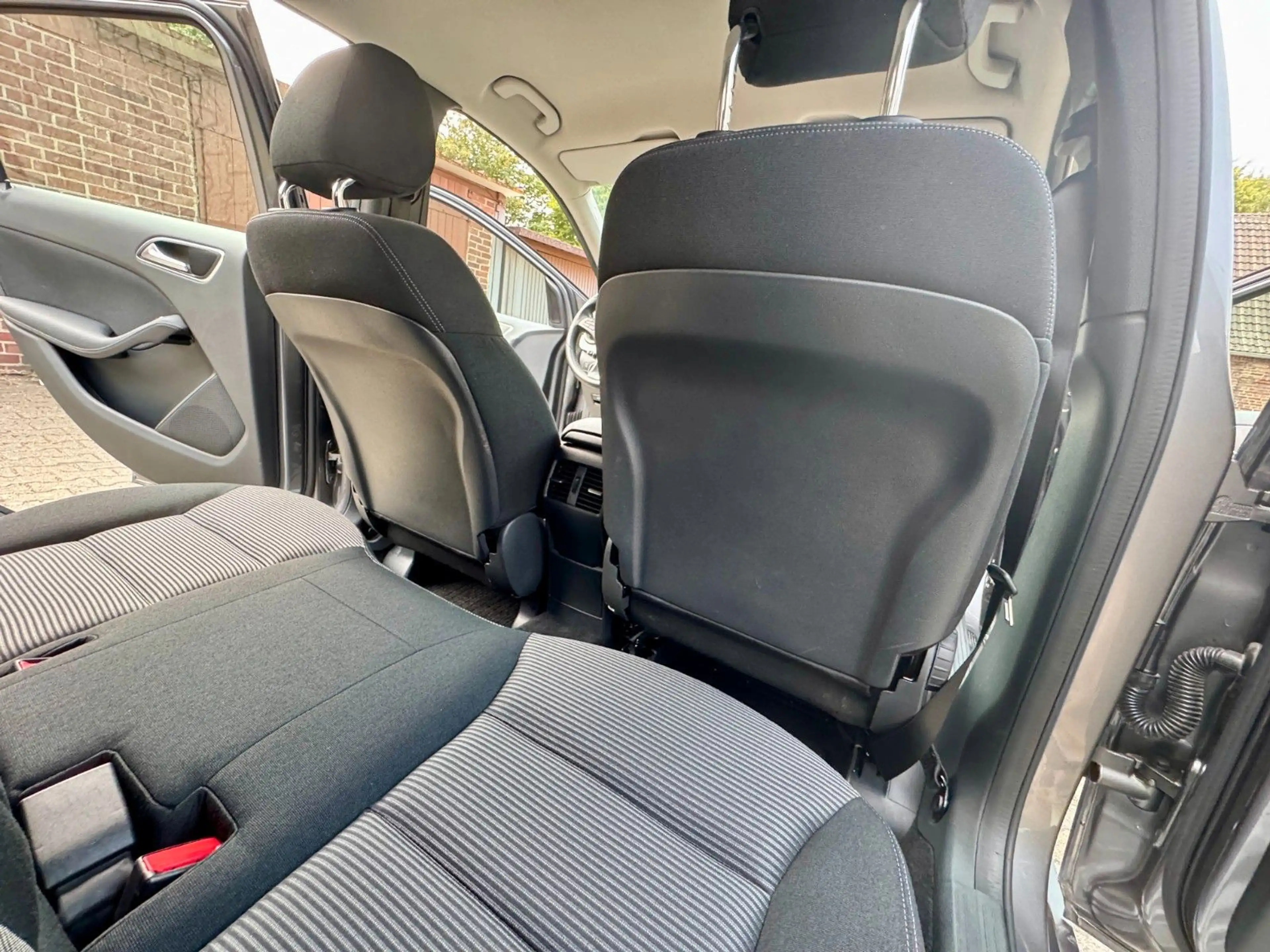 Mercedes-Benz B 220 CDI Autom. Rfk Tüv neu Alu Navi Parkassist — photo 12