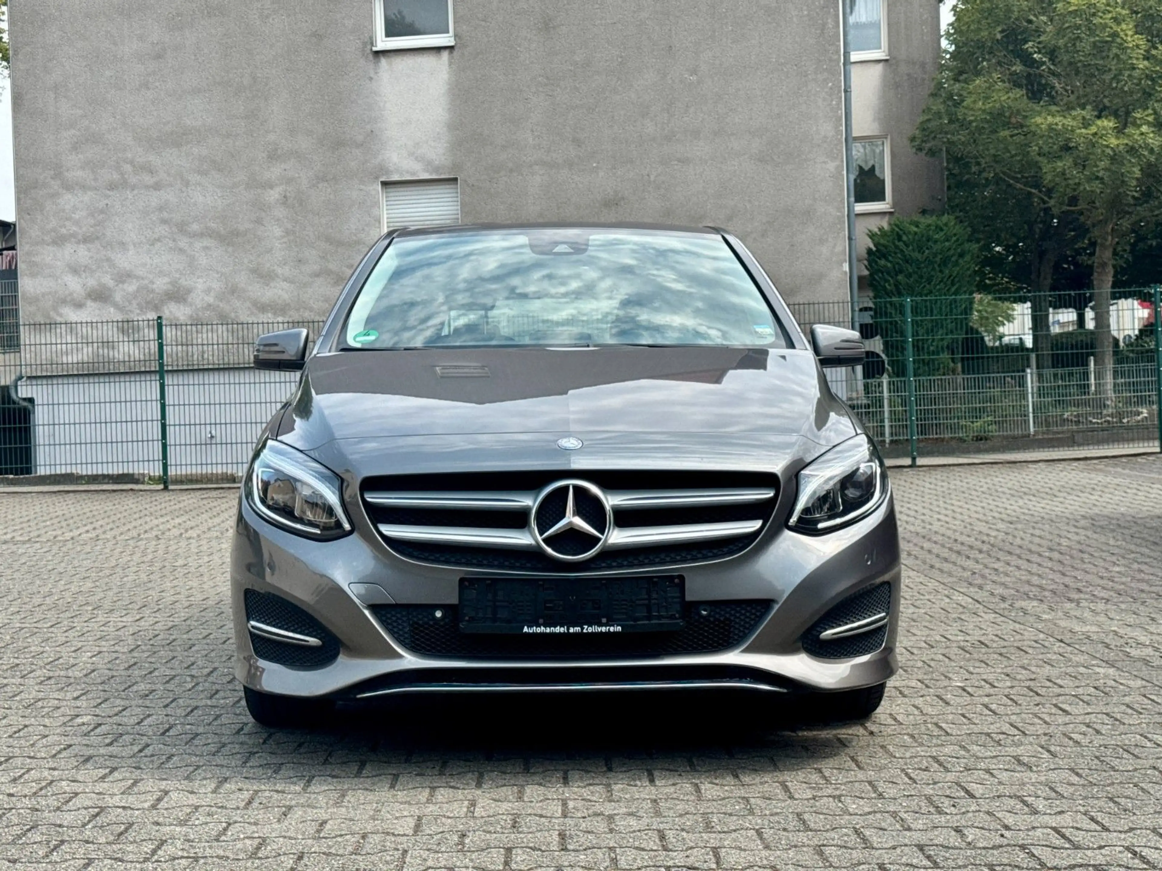 Mercedes-Benz B 220 CDI Autom. Rfk Tüv neu Alu Navi Parkassist — photo 2