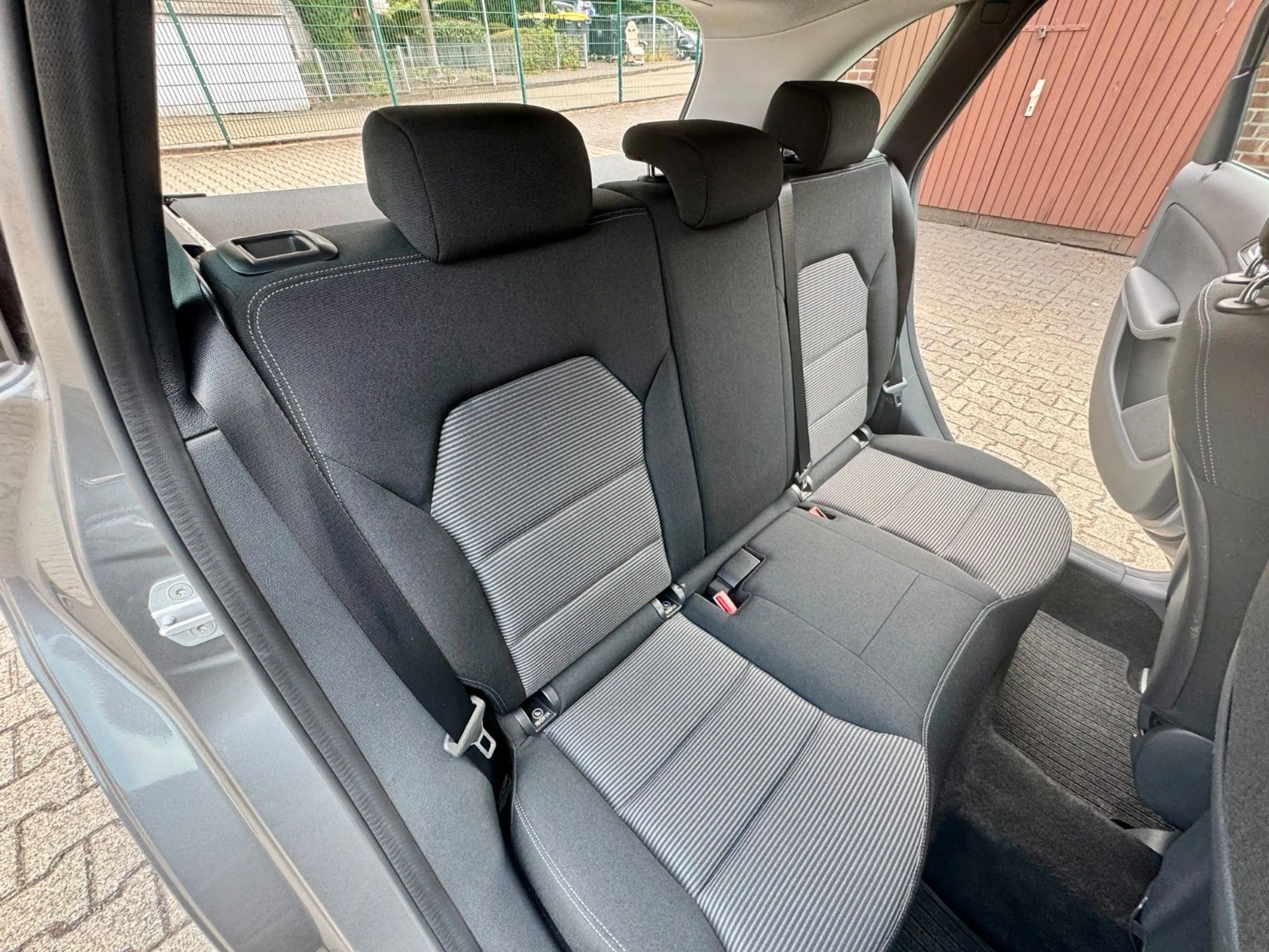 Mercedes-Benz B 220 CDI Autom. Rfk Tüv neu Alu Navi Parkassist — photo 11