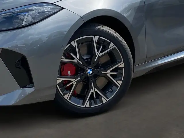 BMW 1 Series view 6