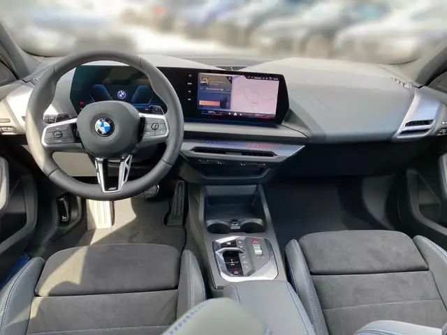 BMW 1 Series view 10