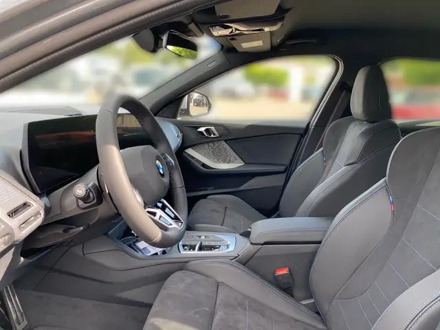 BMW 1 Series view 7