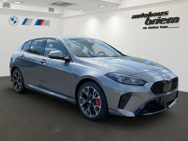 BMW 1 Series view 2