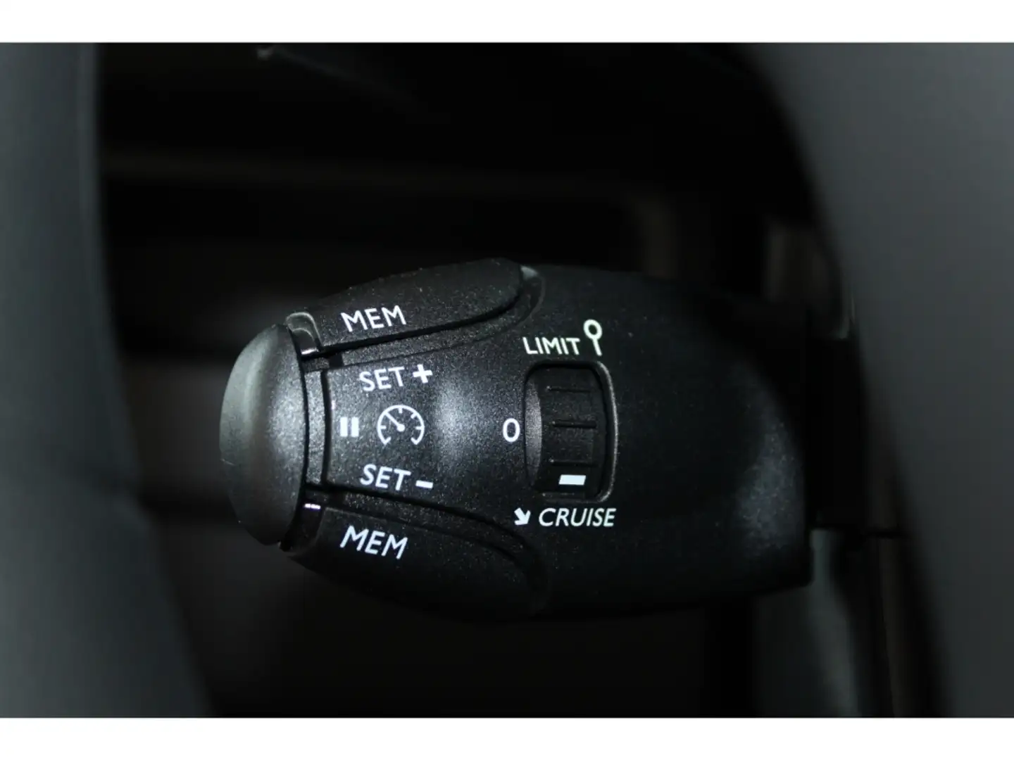 Opel Vivaro -e Kombi L3 75kWh Batterie PDC Tempomat Niebieski - 2