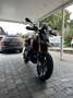 Aprilia Dorsoduro 900 Zwart - thumbnail 2