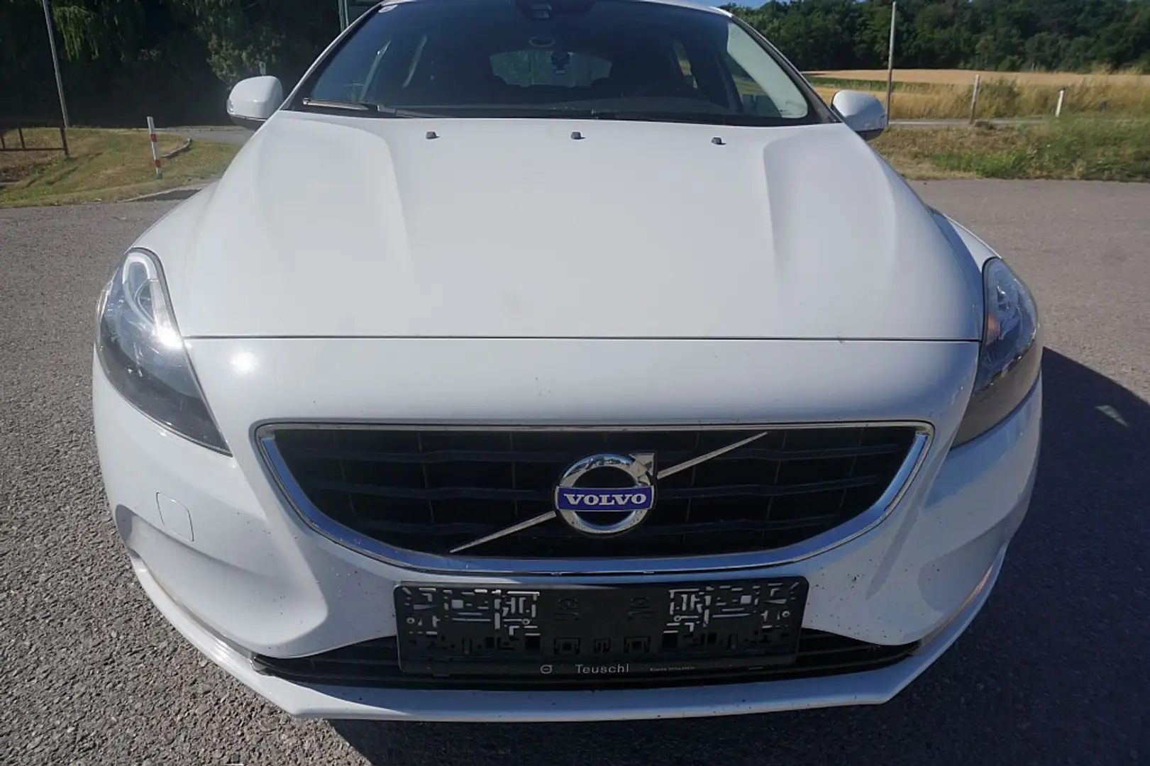 Volvo V40 T2 Weiß - 1