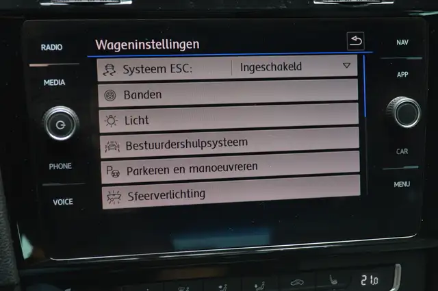 Volkswagen Golf view 17