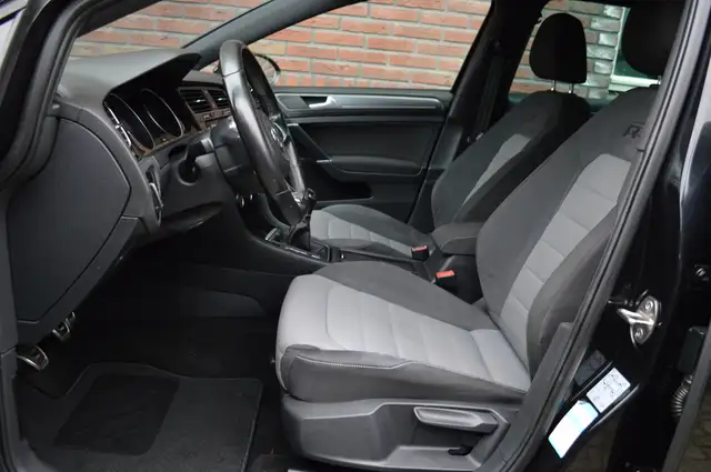 Volkswagen Golf view 8