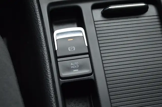Volkswagen Golf view 14