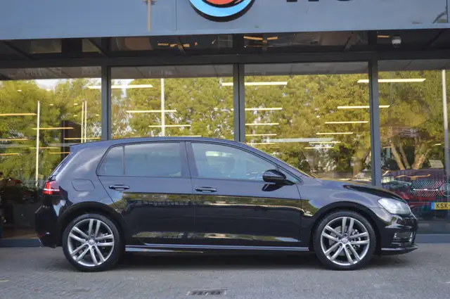 Volkswagen Golf view 6