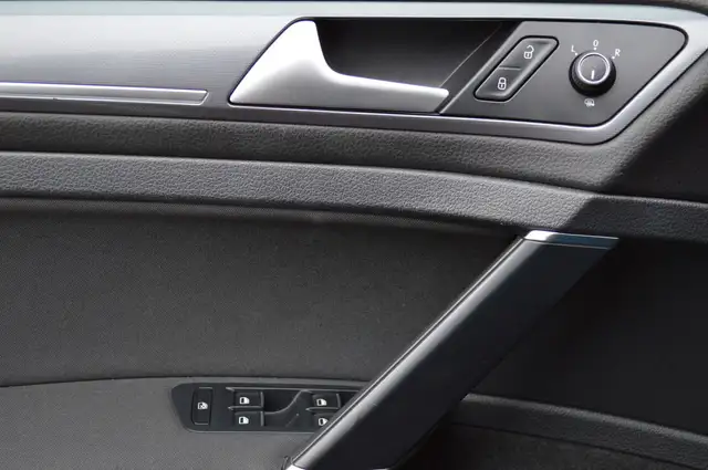 Volkswagen Golf view 15