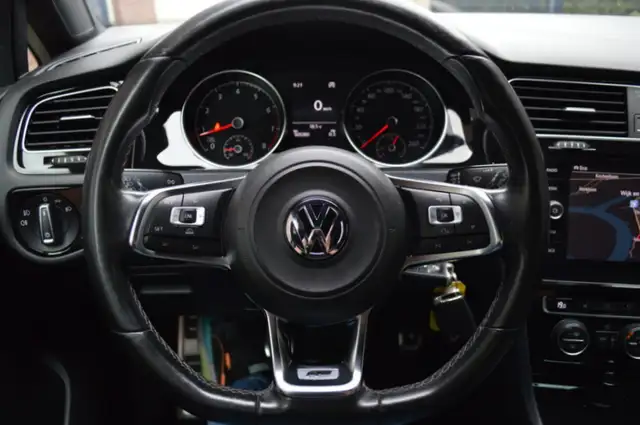 Volkswagen Golf view 16