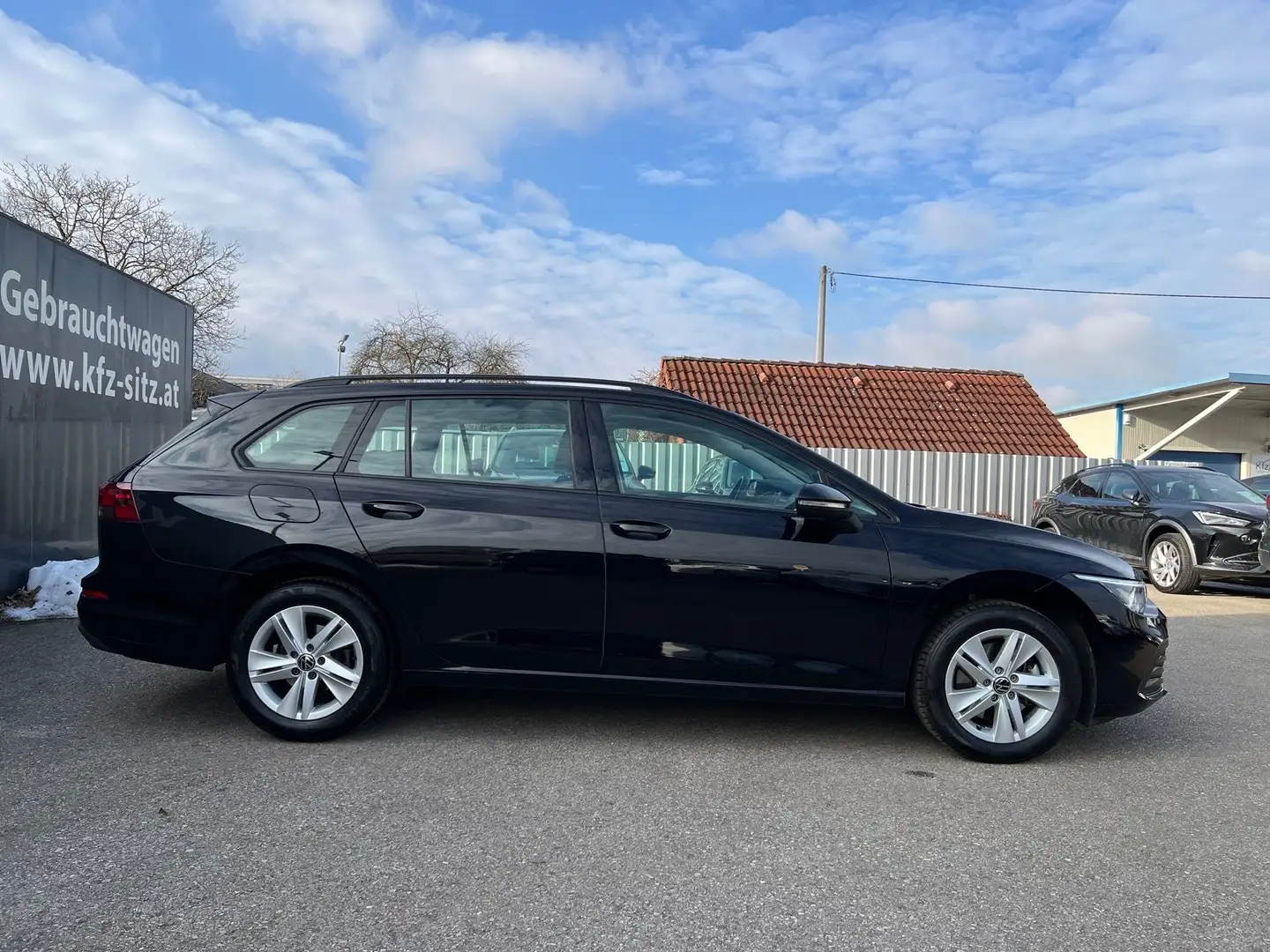 Volkswagen Golf Variant 2,0 TDI Life DSG | NP: €40.900 Schwarz - 2
