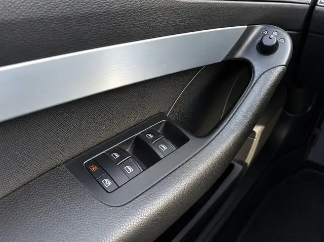 Audi A6 view 13