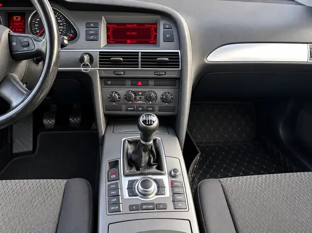 Audi A6 view 8