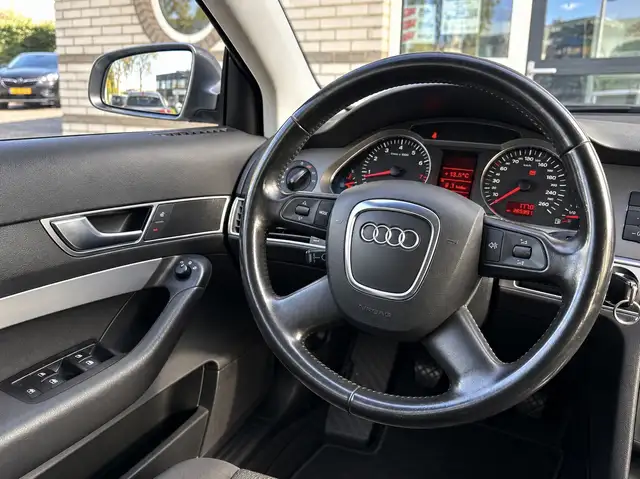 Audi A6 view 11