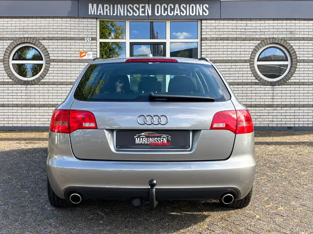 Audi A6 view 6