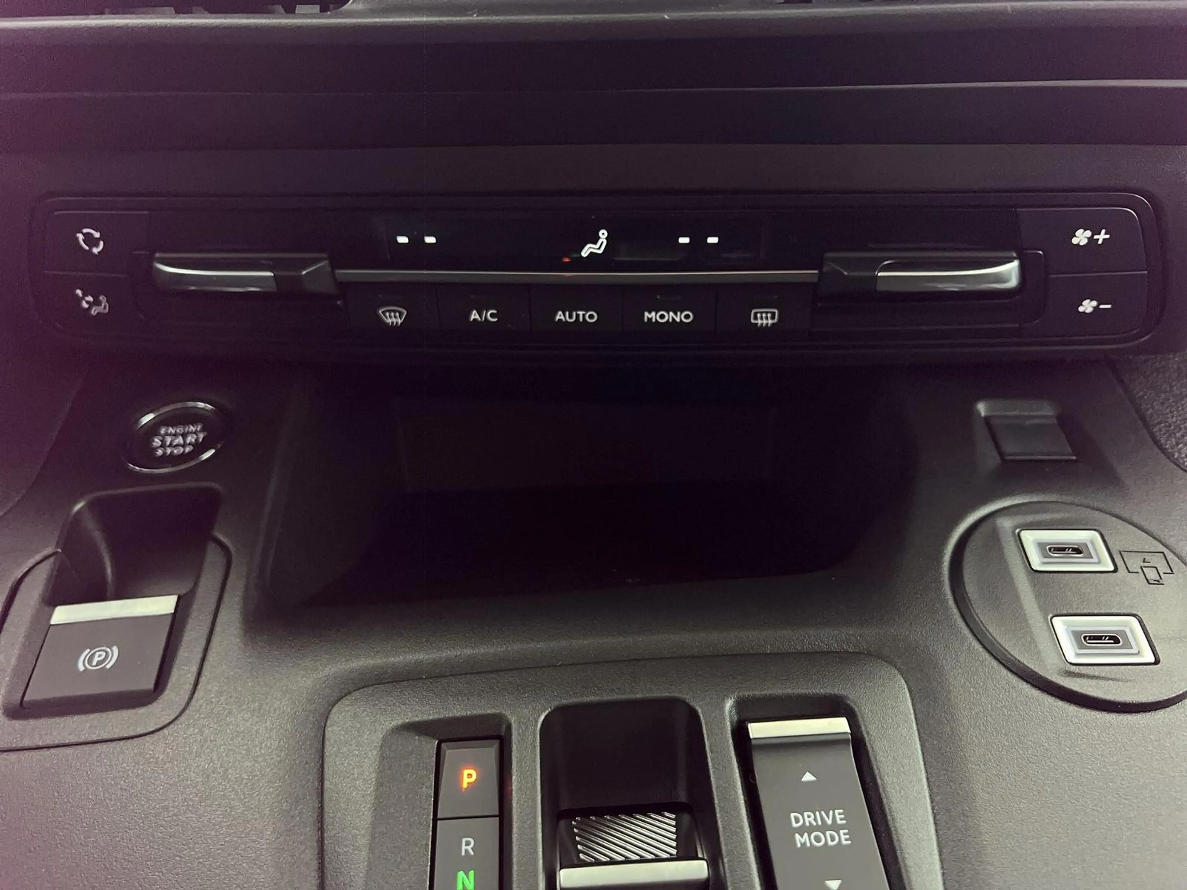 Citroen Berlingo 30 Jahre M 1.5D*SHZ*NAVI*RFK*LKH*uvm — photo 12