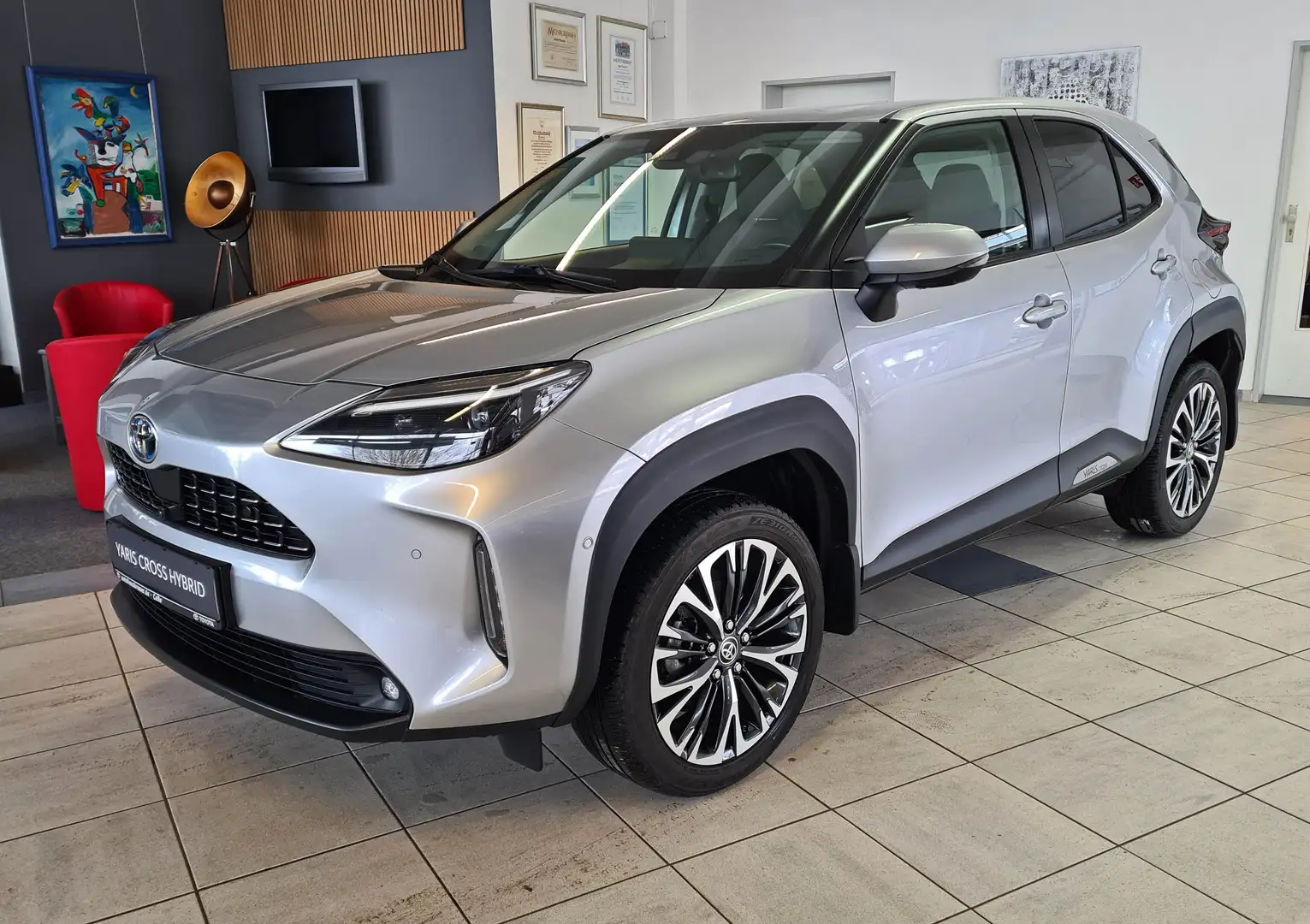 Toyota Yaris Cross Yaris Cross Hybrid Hybrid 1.5 VVT-i Elegant Silber - 2