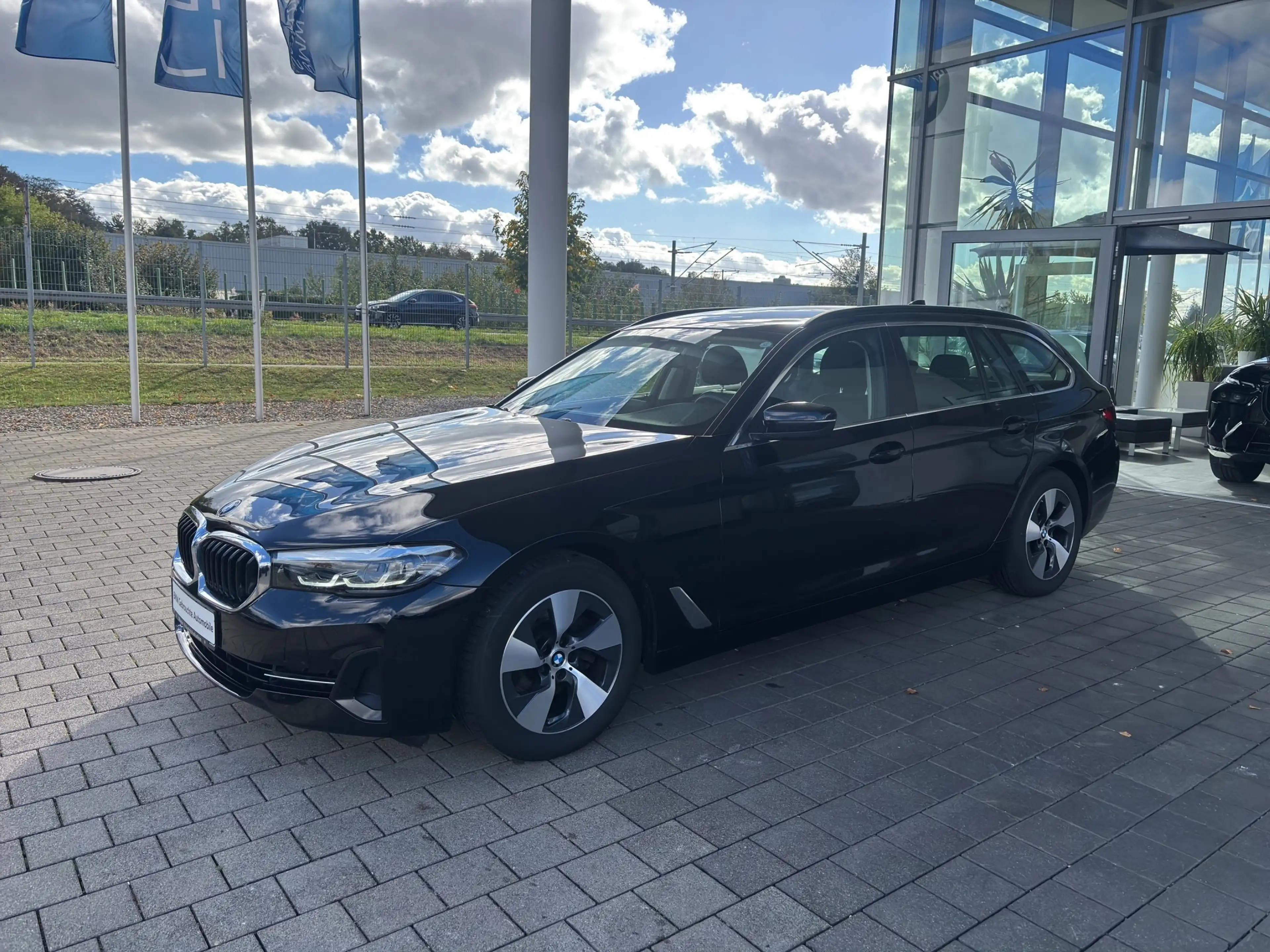 BMW 520 d Touring AHK 4-Zonen Klimaautom. Sitzheizung — photo 2