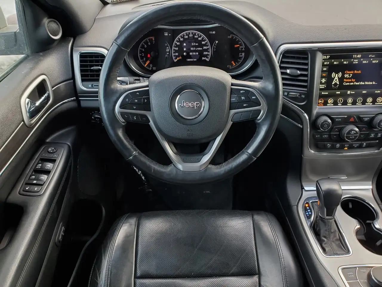 Jeep Grand Cherokee снимка Jeep Grand Cherokee