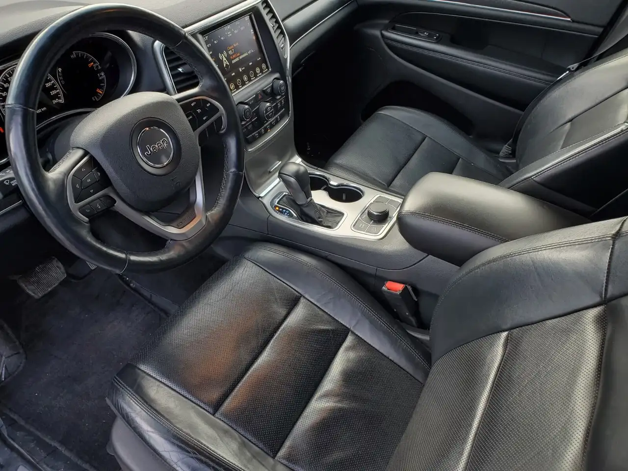 Jeep Grand Cherokee снимка Jeep Grand Cherokee