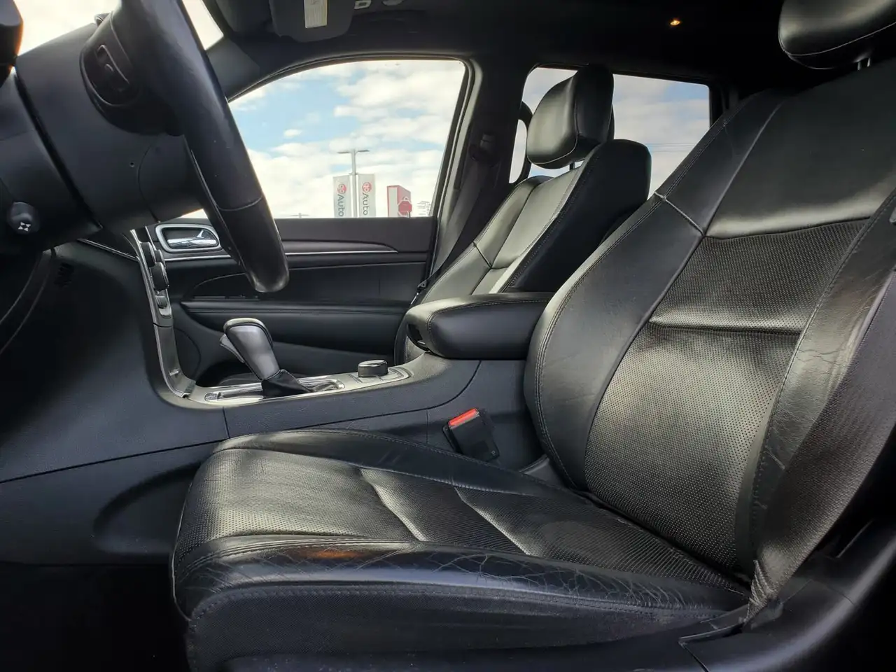 Jeep Grand Cherokee снимка Jeep Grand Cherokee
