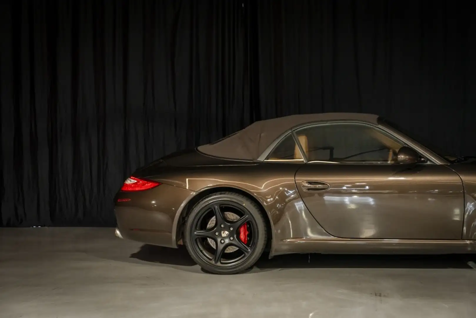 Porsche 997 Carrera S Cabriolet Marrón - 2