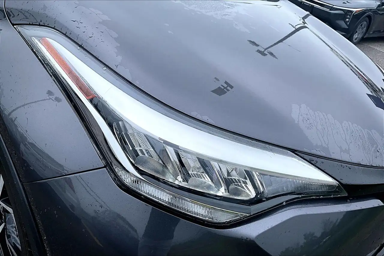 Toyota C-HR photo Toyota C-HR