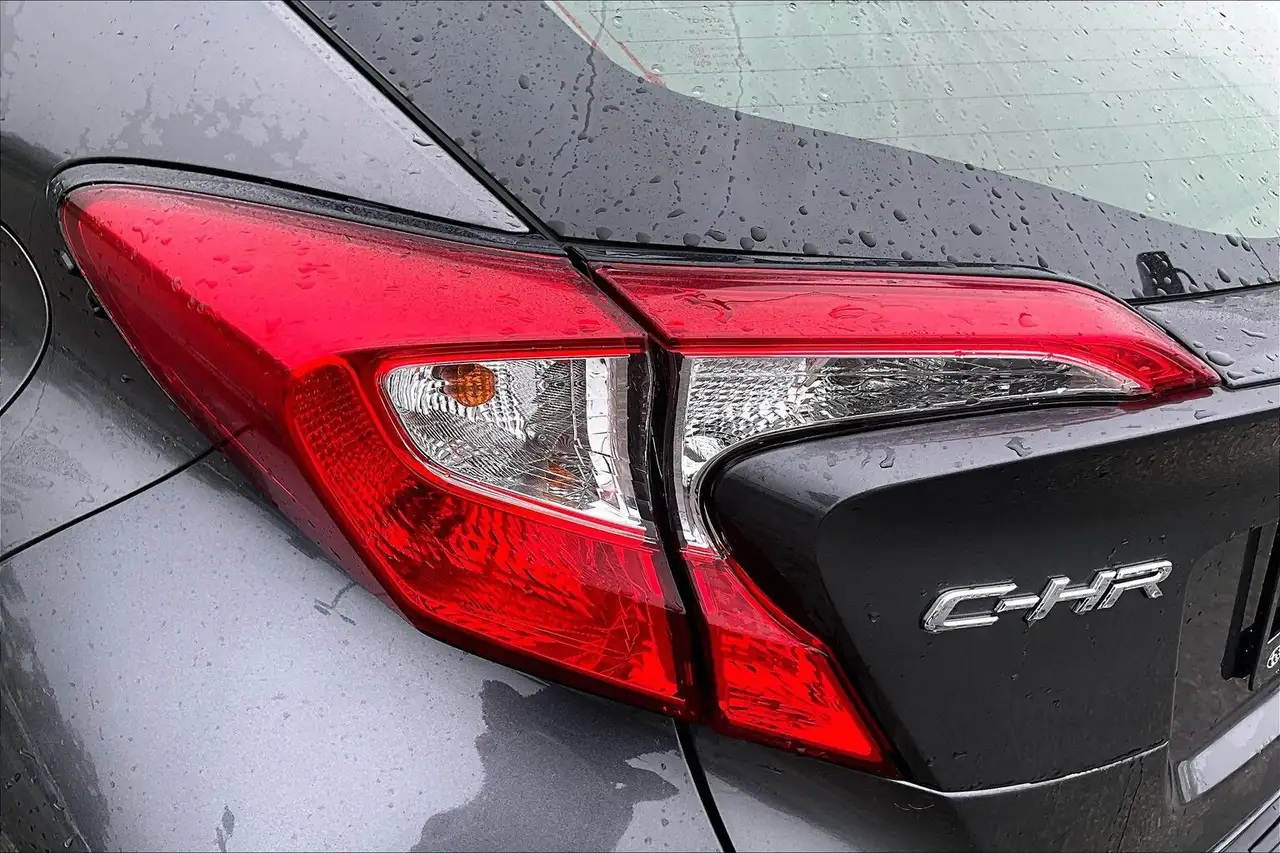 Toyota C-HR photo Toyota C-HR