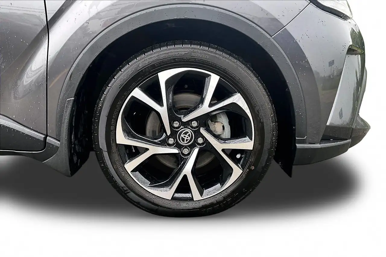 Toyota C-HR photo Toyota C-HR