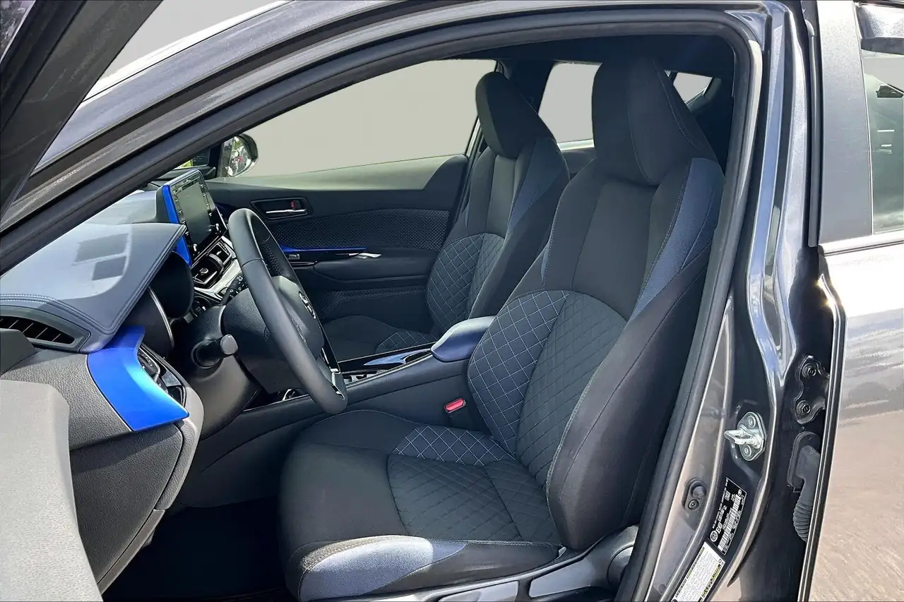 Toyota C-HR photo Toyota C-HR