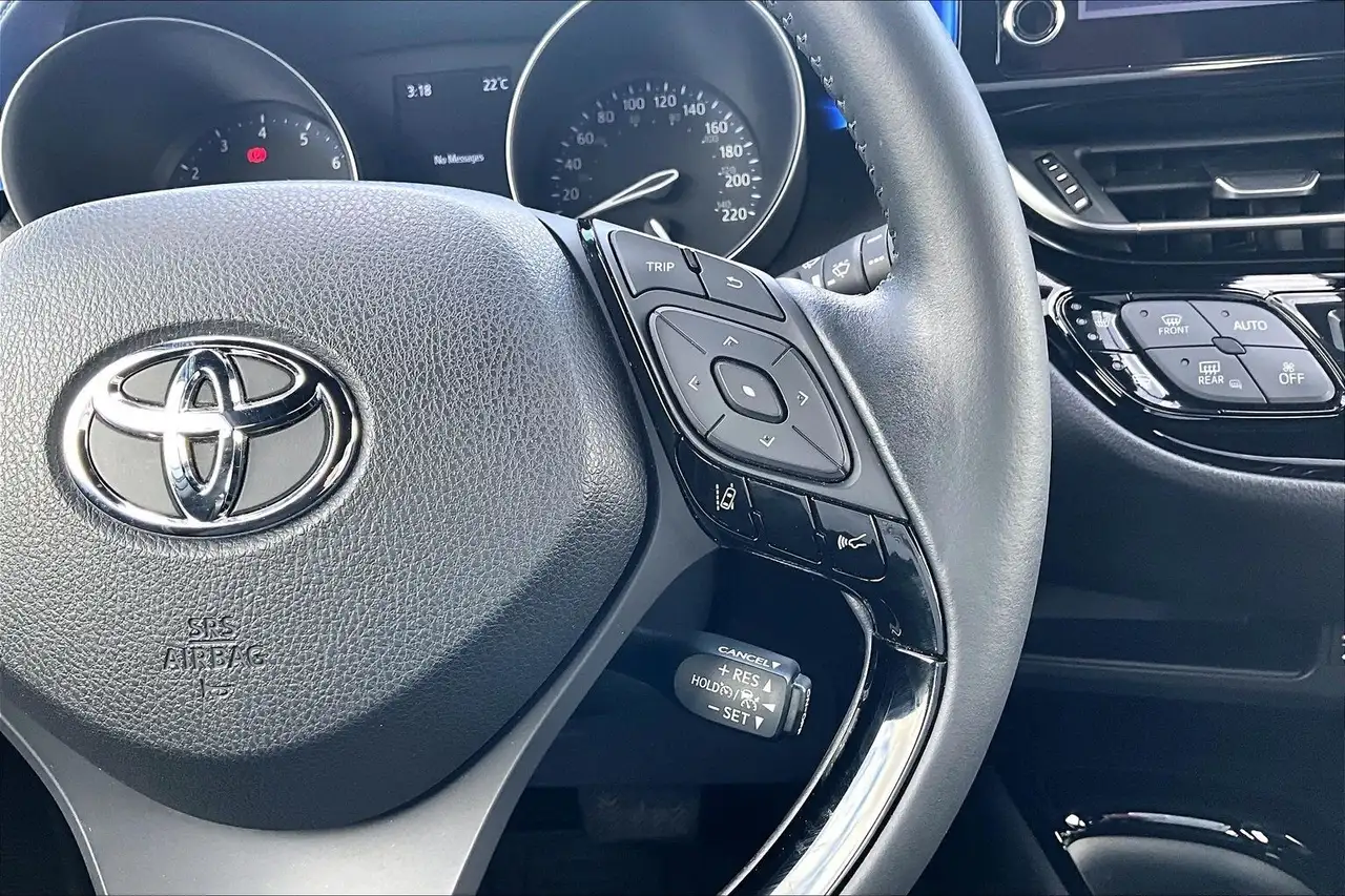 Toyota C-HR photo Toyota C-HR