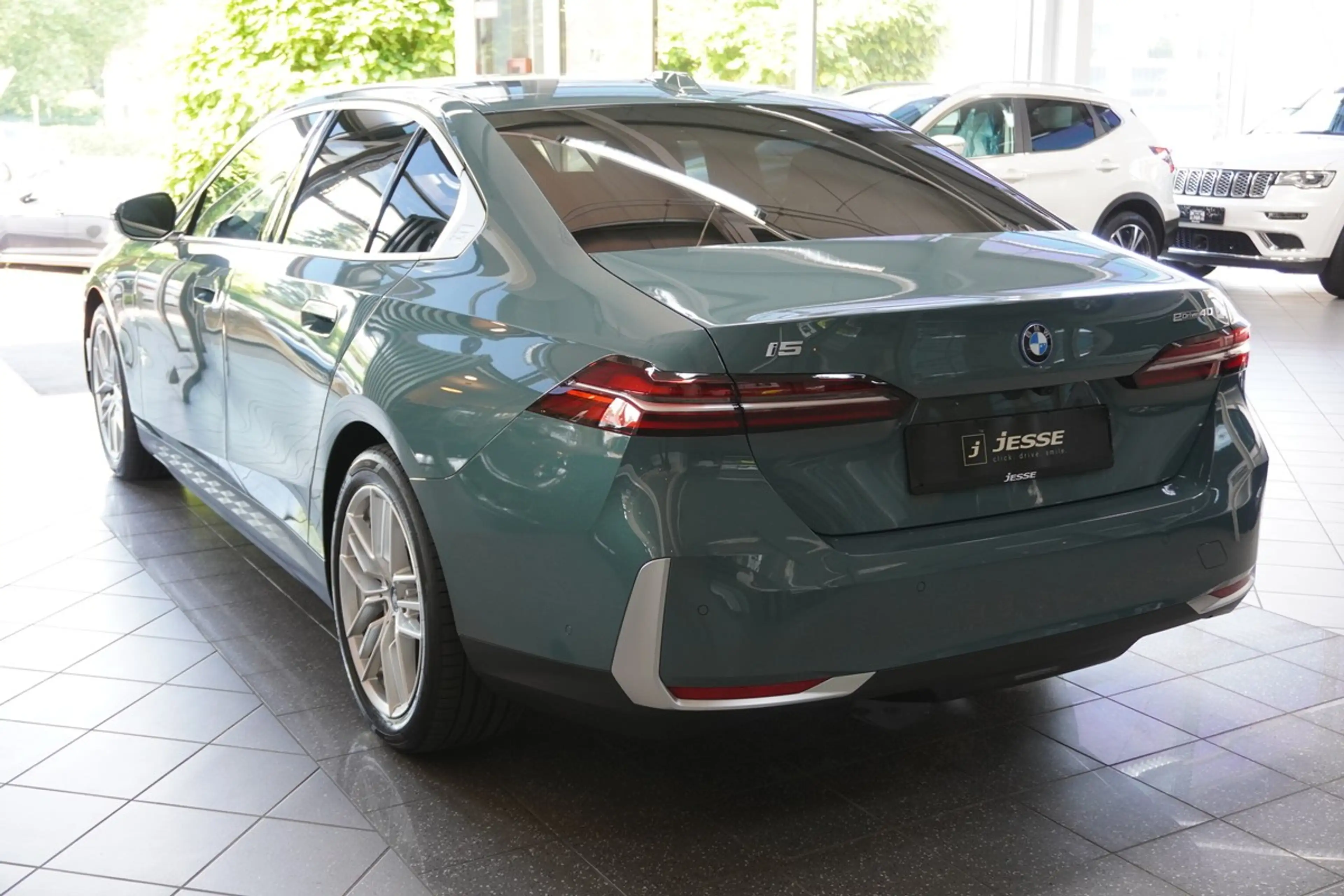 BMW i5 eDrive40 Limo. HUD Driving-Assistant Prof. 360 — photo 9