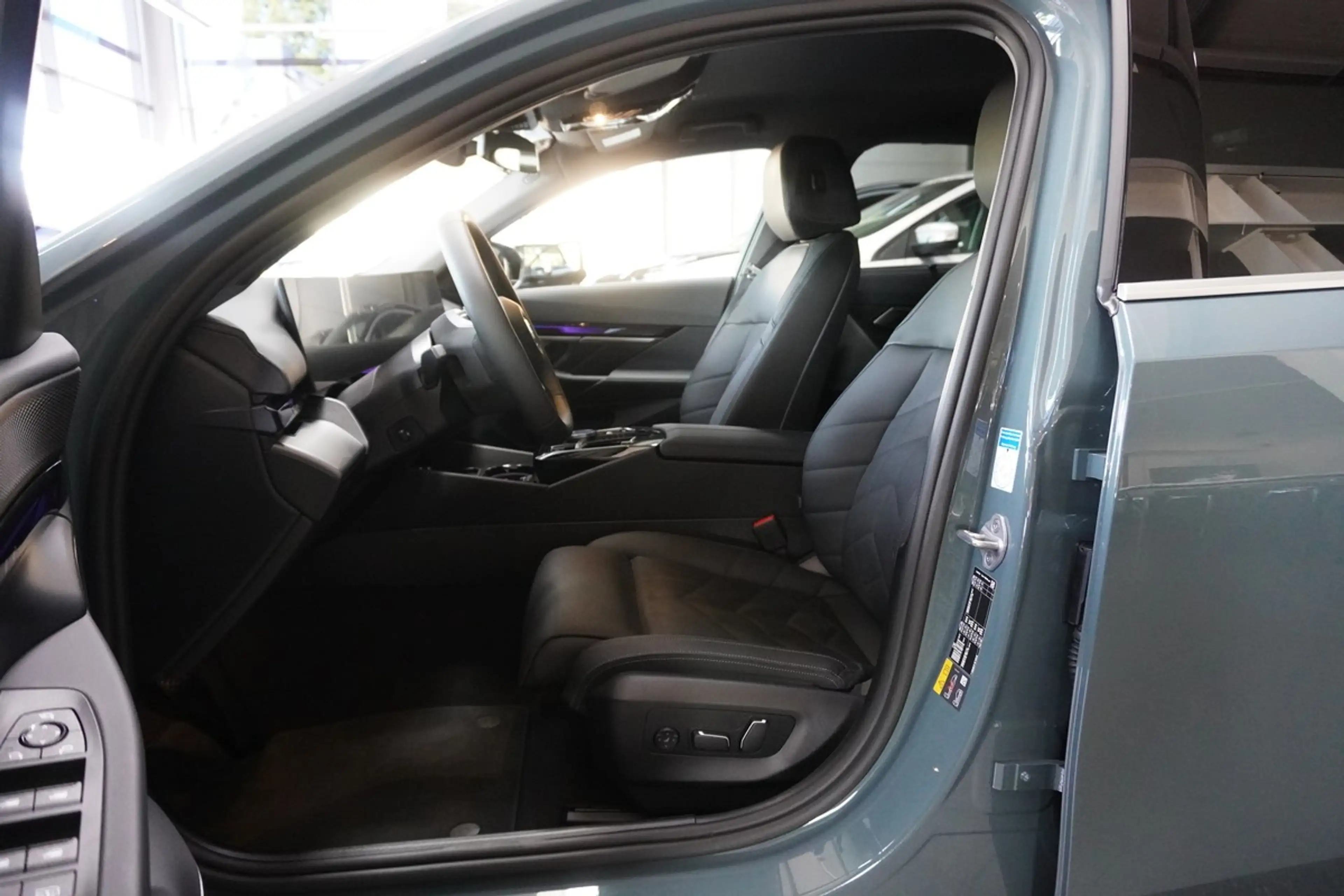 BMW i5 eDrive40 Limo. HUD Driving-Assistant Prof. 360 — photo 14