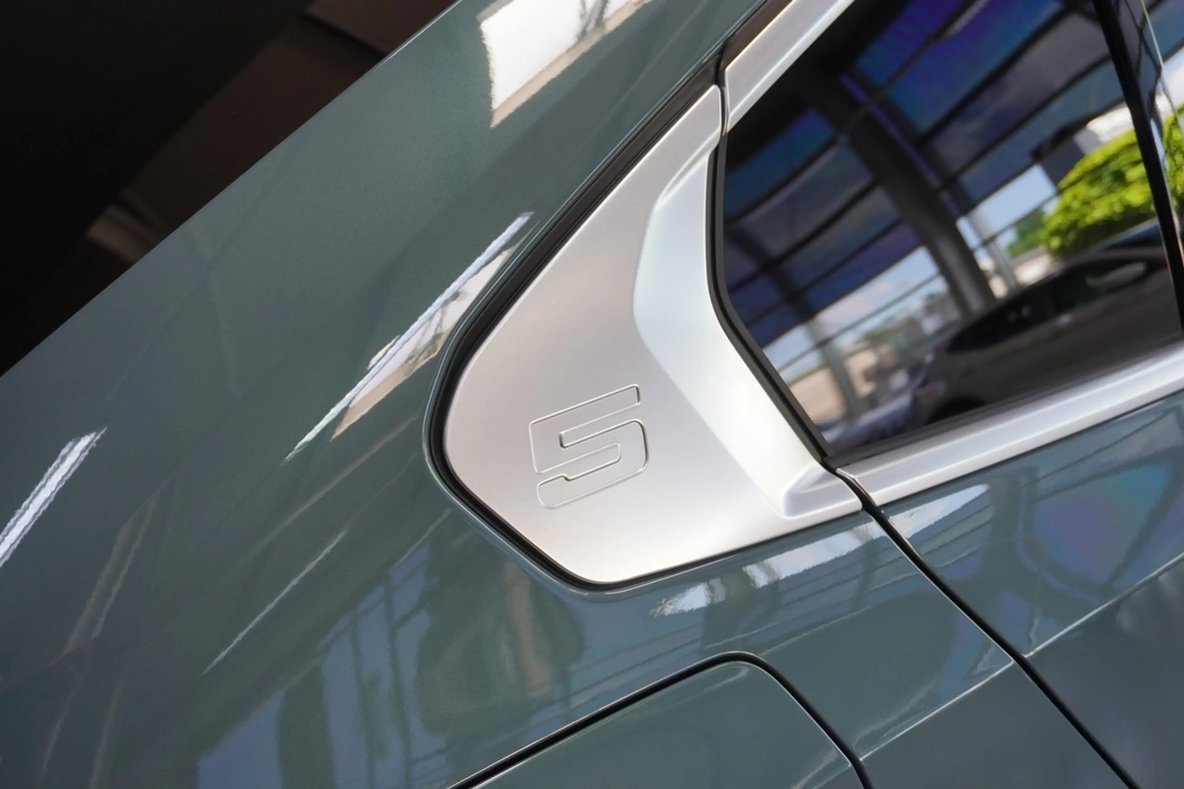 BMW i5 eDrive40 Limo. HUD Driving-Assistant Prof. 360 — photo 6