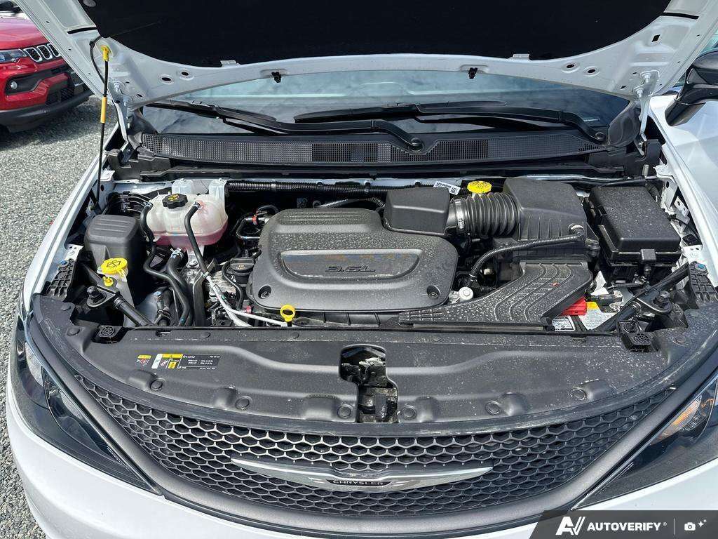used 2025 Chrysler Grand Caravan car, priced at $39,987