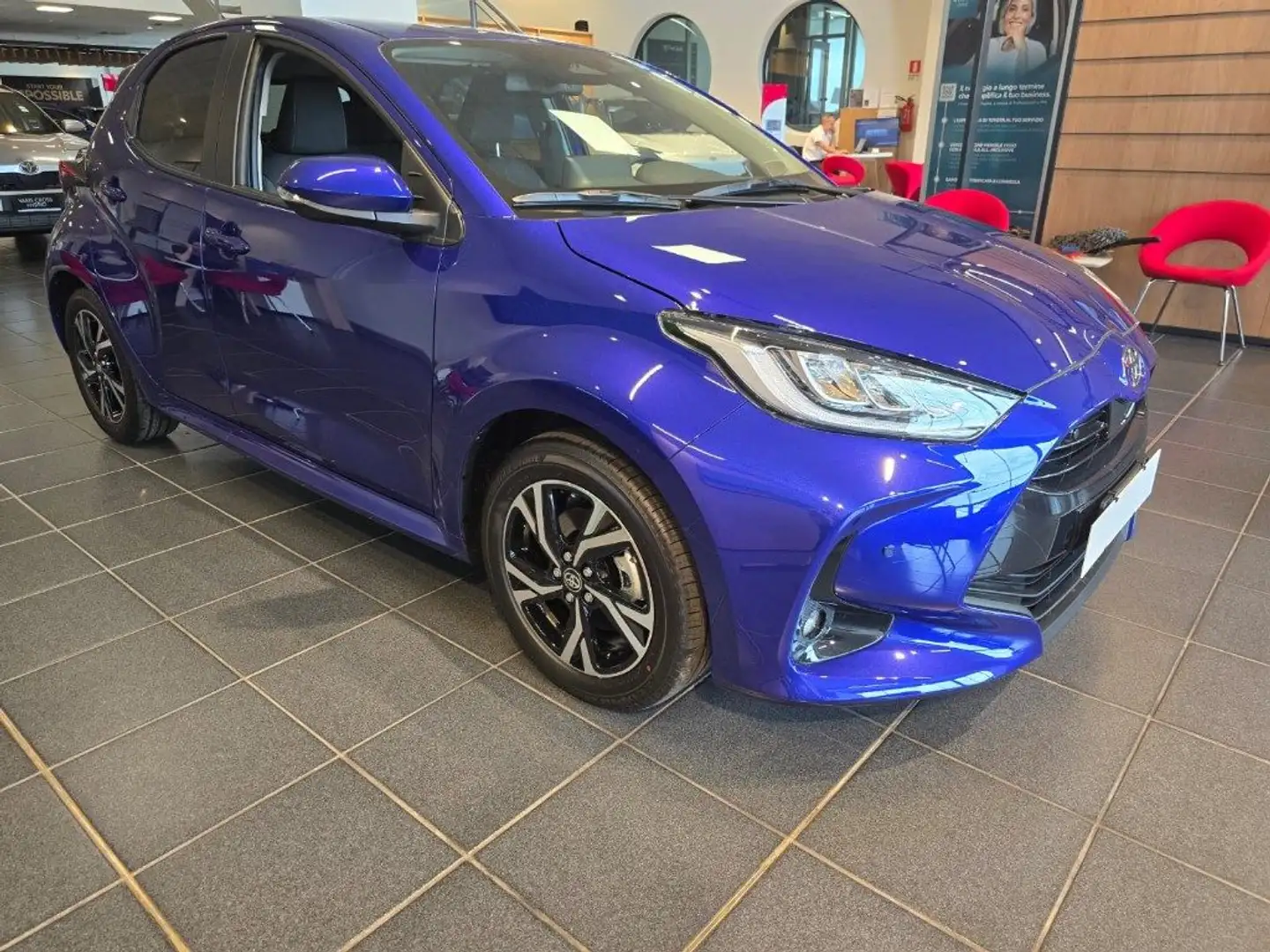 Toyota Yaris 1.5 Hybrid 5p Trend NUOVA/Ok Neopat. Blu/Azzurro - 2